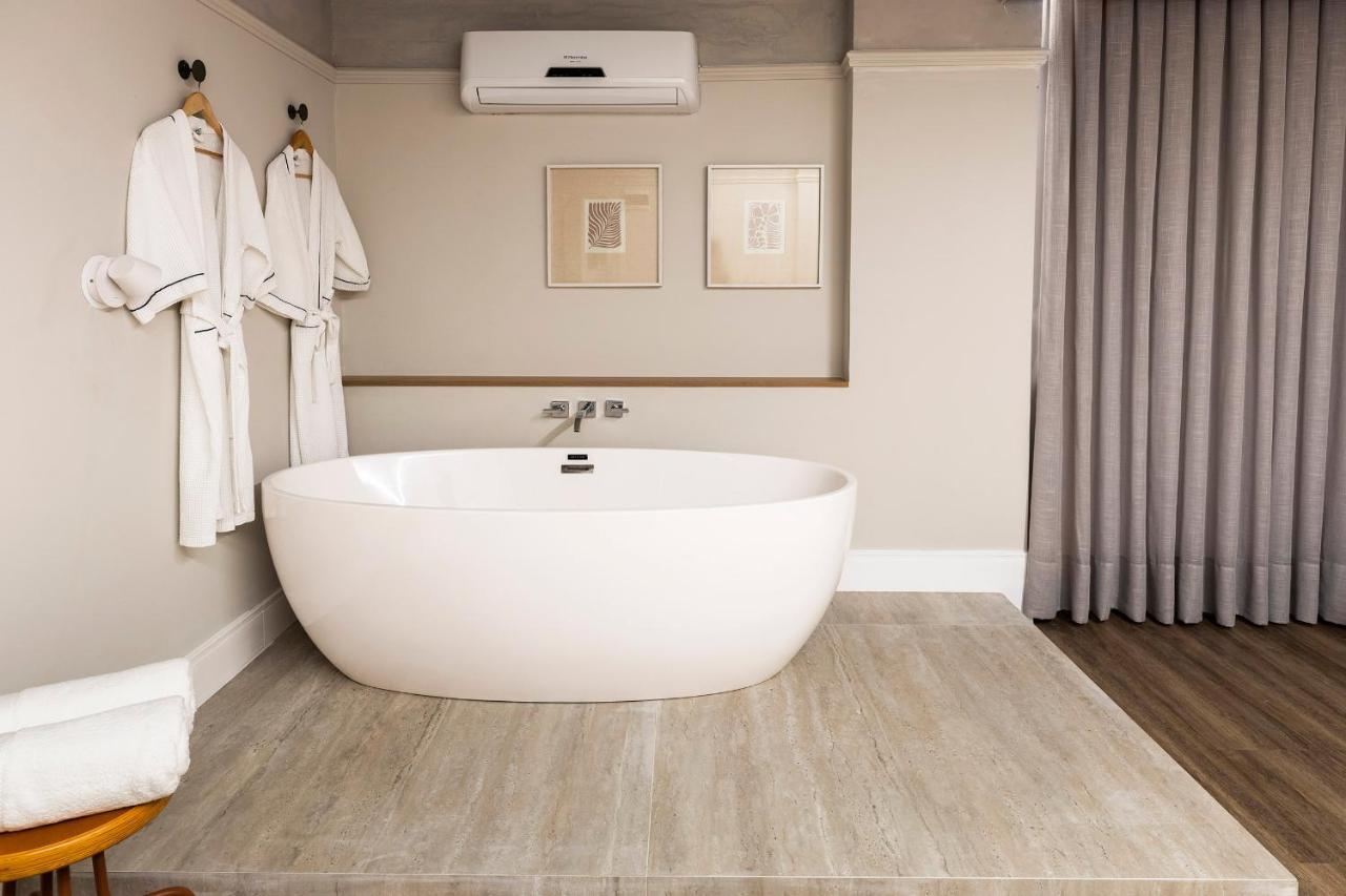 Deluxe Double Room with Bath,1453712938:JPEG